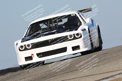 media/Oct-26-2025-CalClub SCCA (Sun) [[8ce1e69566]]/Group 4/Grapevine/